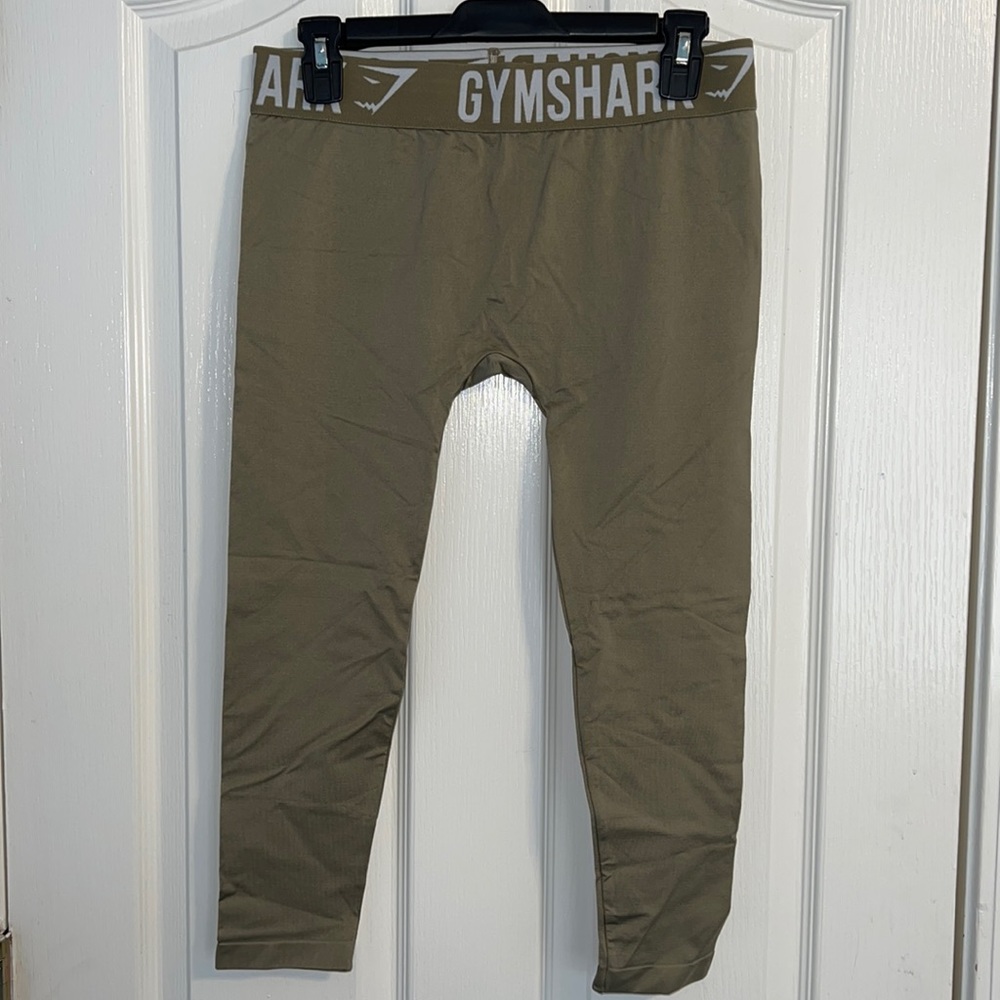Gymshark Fit Cropped Leggings. New with tags. Size Medium.